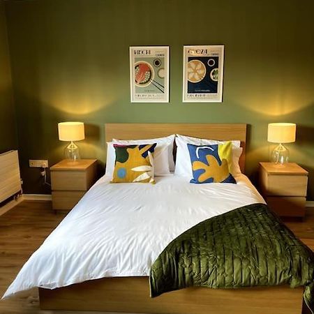 Colourful, Bright And Chic 2 Storey Apartment Manchester Eksteriør bilde